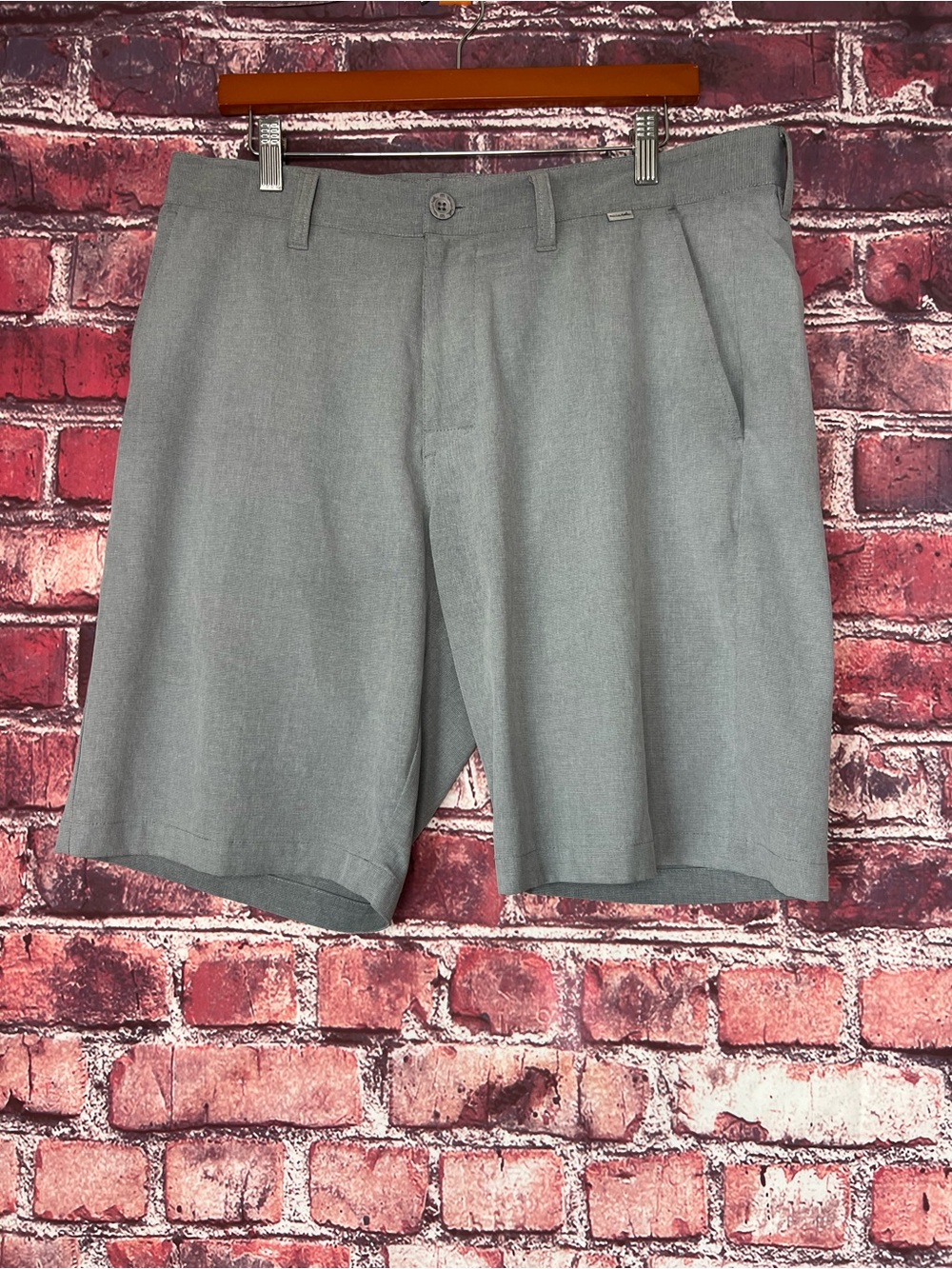 TravisMathew Men's Grey Flat Front Performance Golf Shorts Size 34